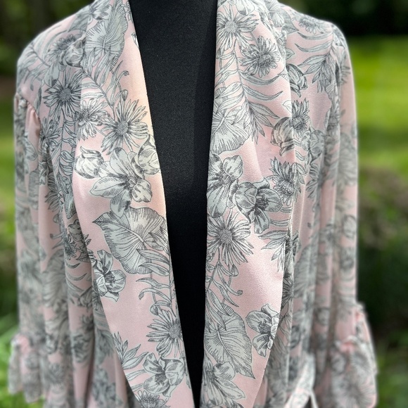 MISA Los AngelasFloral Print Ruffle Embellishment Robe - Picture 3 of 9